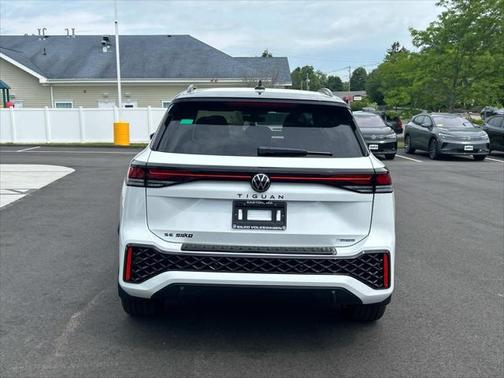 2025 Volkswagen Tiguan 2.0T SE R-Line Black 4MOTION