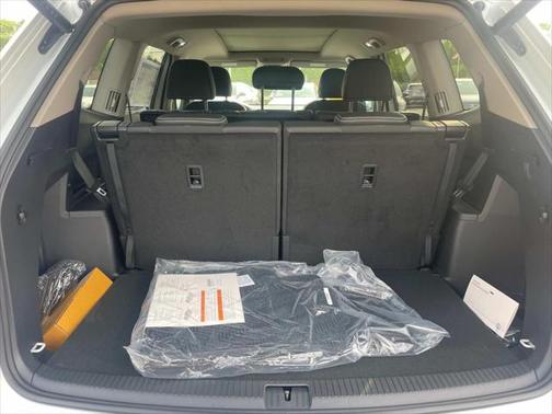 2025 Volkswagen Atlas 2.0T SE w/Technology 4MOTION