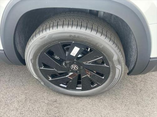 2025 Volkswagen Atlas 2.0T SE w/Technology 4MOTION