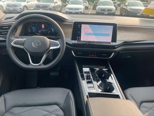 2025 Volkswagen Atlas 2.0T SE w/Technology 4MOTION