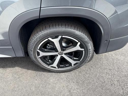 2025 Volkswagen Tiguan 2.0T SE 4MOTION