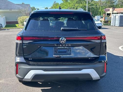 2025 Volkswagen Tiguan 2.0T SE 4MOTION