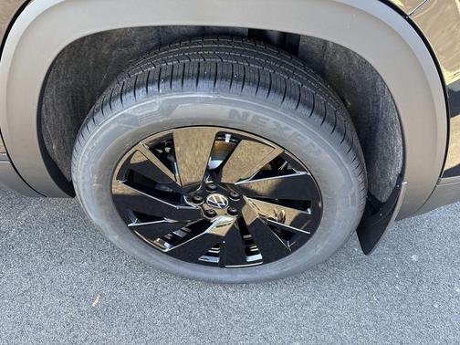 2026 Volkswagen Atlas Cross Sport 2.0T SE w/Technology 4MOTION