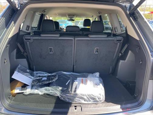 2025 Volkswagen Atlas 2.0T SE w/Technology 4MOTION