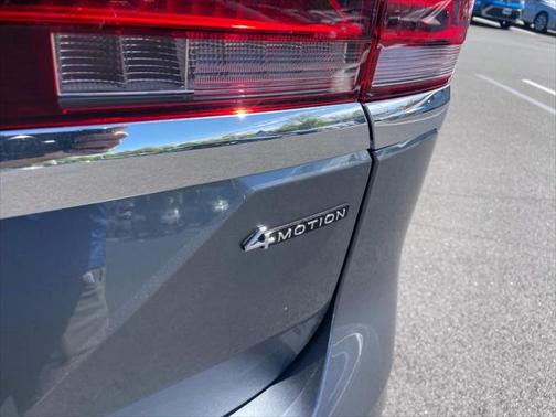 2025 Volkswagen Atlas 2.0T SE w/Technology 4MOTION