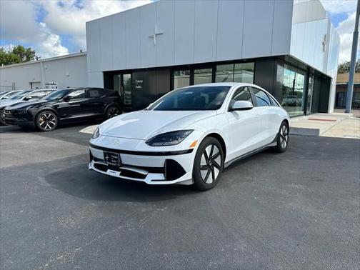2024 Hyundai IONIQ 6 SE Standard Range