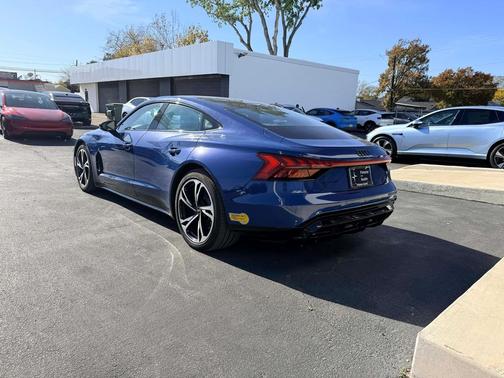 2022 Audi e-tron GT Premium Plus