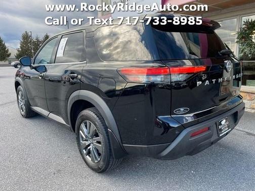 2024 Nissan Pathfinder S