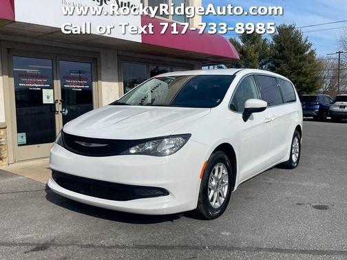 2023 Chrysler Voyager LX