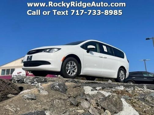 2023 Chrysler Voyager LX