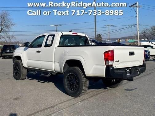 2017 Toyota Tacoma SR