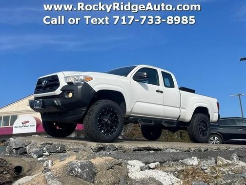 2017 Toyota Tacoma SR