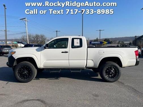 2017 Toyota Tacoma SR