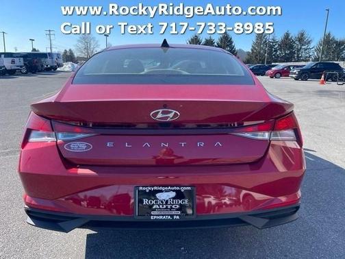 2022 Hyundai ELANTRA SE