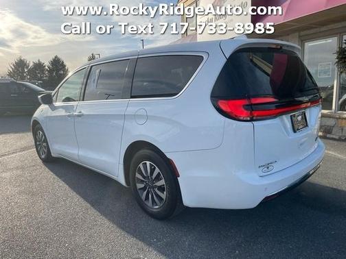 2022 Chrysler Pacifica Hybrid Touring L