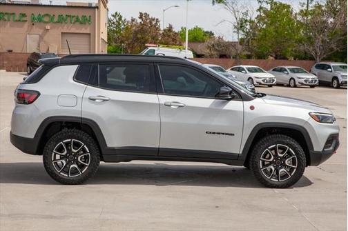 2025 Jeep Compass Trailhawk