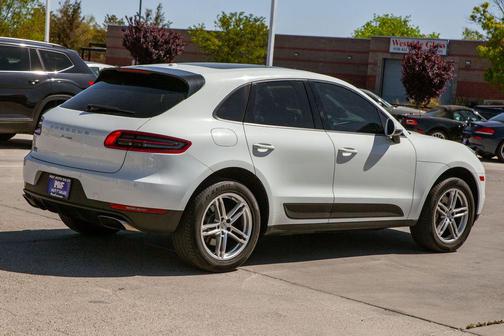 White 2017 Porsche Macan Macan