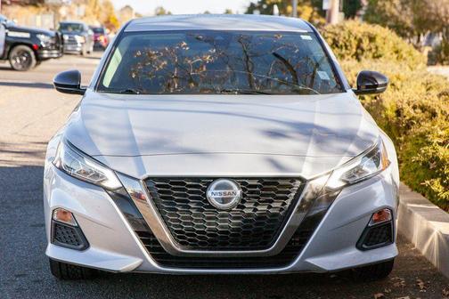 2020 Nissan Altima SR FWD