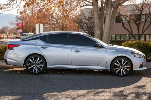 2020 Nissan Altima SR FWD