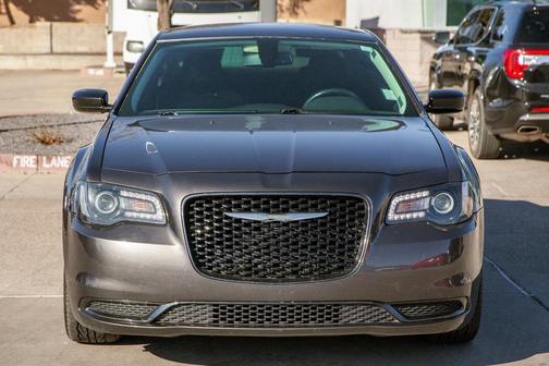 2019 Chrysler 300 Touring