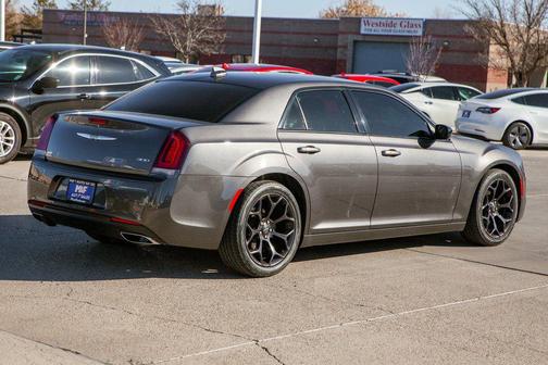 2019 Chrysler 300 Touring
