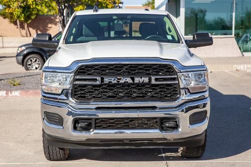 2020 RAM 2500 Tradesman Crew Cab 4X4 8' Box