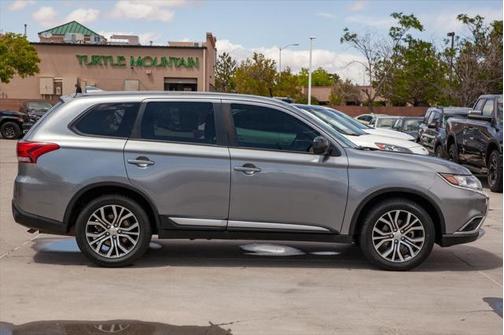 2018 Mitsubishi Outlander ES