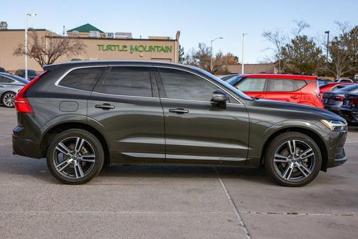 2018 Volvo XC60 T5 Momentum