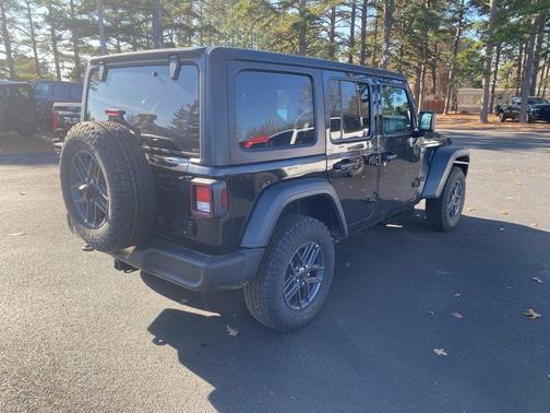 Black Clearcoat 2026 Jeep Wrangler Sport
