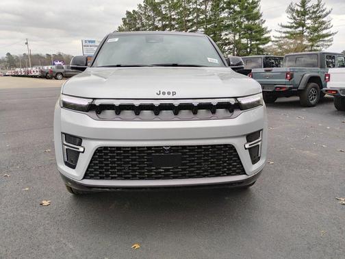 2026 Jeep Grand Wagoneer L Summit