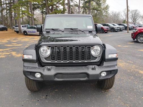 Black Clearcoat 2026 Jeep Wrangler Sport