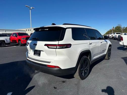 2023 Jeep Grand Cherokee L Laredo