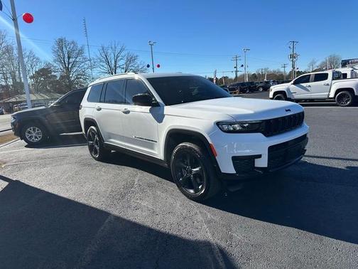 2023 Jeep Grand Cherokee L Laredo