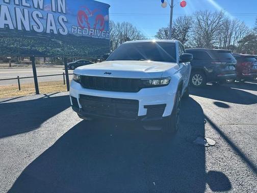 2023 Jeep Grand Cherokee L Laredo