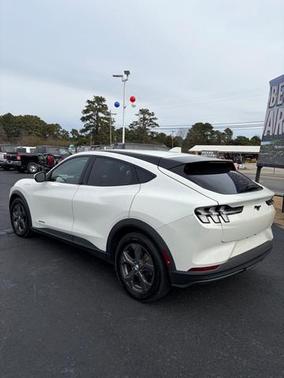 2022 Ford Mustang Mach-E Select