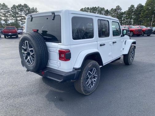 Bright White Clearcoat 2026 Jeep Wrangler Sahara
