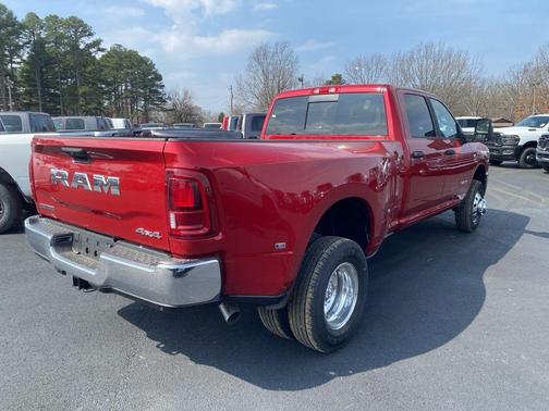 Molten Red Pearlcoat 2026 RAM 3500 Big Horn