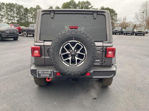 Granite Crystal Clearcoat Metallic 2026 Jeep Wrangler Rubicon