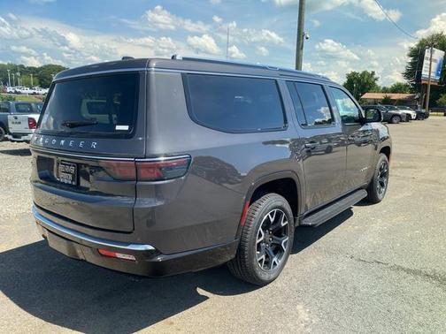 2025 Jeep Wagoneer L Series III