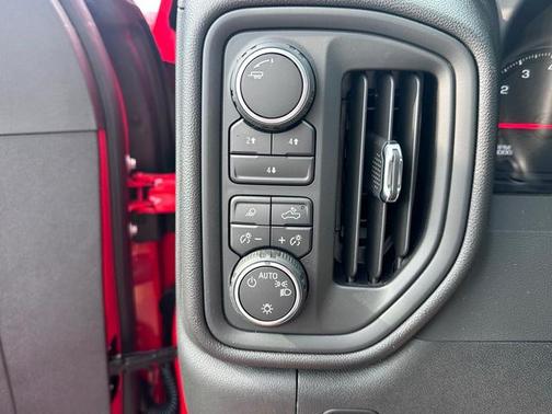 2025 Chevrolet Silverado 2500 Custom
