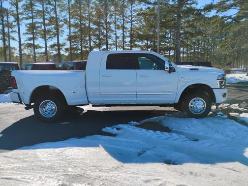 Bright White Clearcoat 2026 RAM 3500 Limited