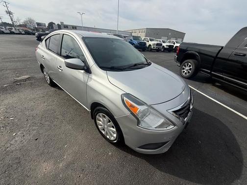 2017 Nissan Versa 1.6 SV