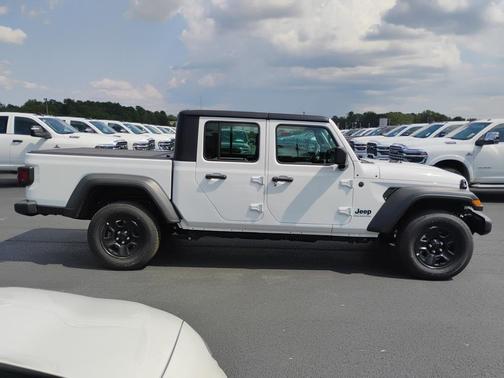 2025 Jeep Gladiator Sport