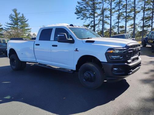 Bright White Clearcoat 2026 RAM 3500 Tradesman