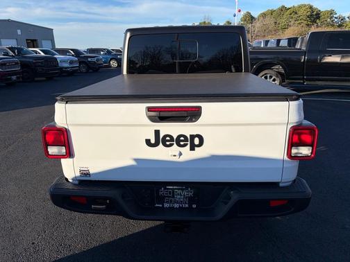 2025 Jeep Gladiator Sport