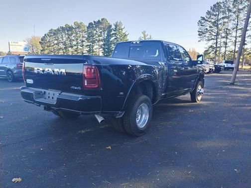 Diamond Black 2026 RAM 3500 Limited