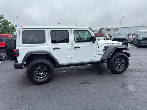 Bright White Clearcoat 2025 Jeep Wrangler Rubicon