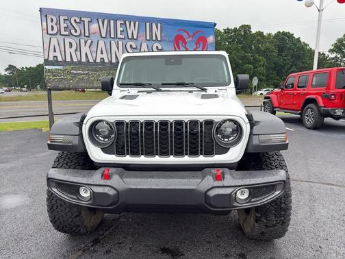 Bright White Clearcoat 2025 Jeep Wrangler Rubicon