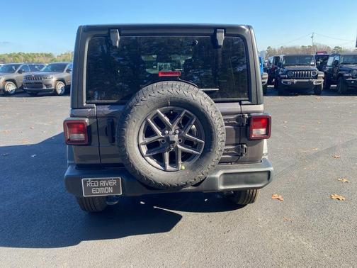 Granite Crystal Clearcoat Metallic 2026 Jeep Wrangler Sport