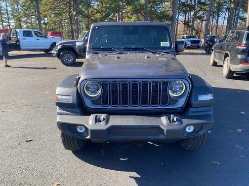 Granite Crystal Clearcoat Metallic 2026 Jeep Wrangler Sport